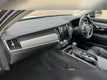 Used Volvo V90 2018 for sale - 76384470: Photo