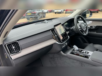 Used Volvo XC90 2025 for sale - 76116926: Photo