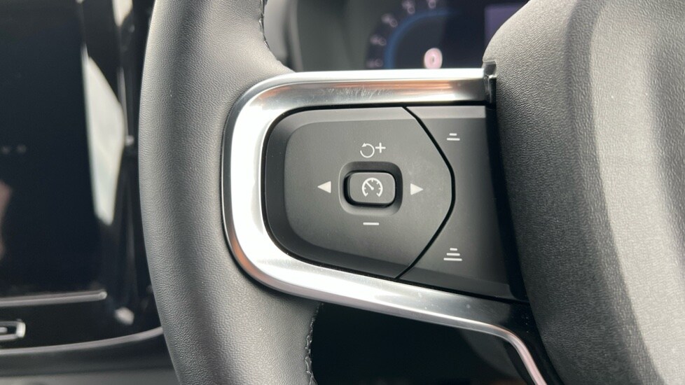 Used Volvo XC40 2025 for sale - 75943229: Photo 18