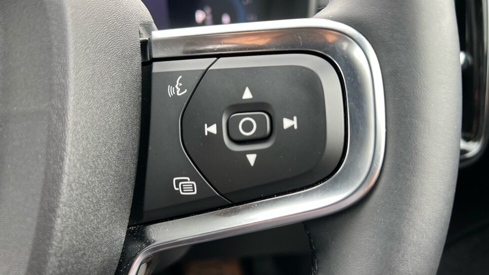 Used Volvo XC40 2025 for sale - 75943229: Photo 19