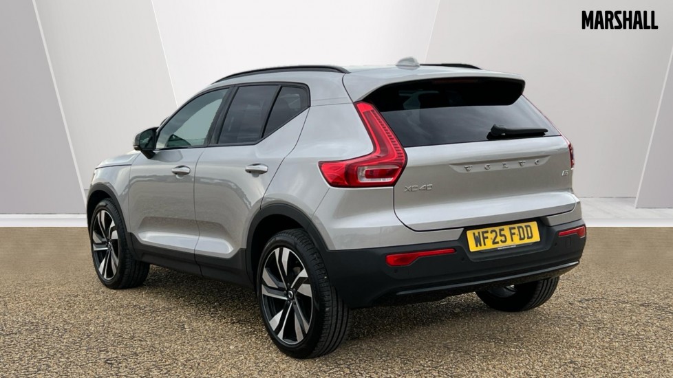 Used Volvo XC40 2025 for sale - 75943229: Photo 2