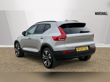 Used Volvo XC40 2025 for sale - 75943229: Photo 2