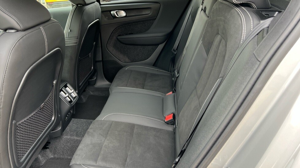 Used Volvo XC40 2025 for sale - 75943229: Photo 38