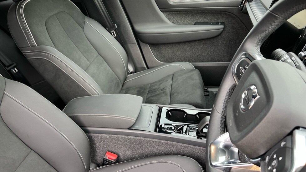 Used Volvo XC40 2025 for sale - 75943229: Photo 9