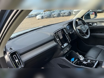 Used Volvo XC40 2021 for sale - 76384344: Photo