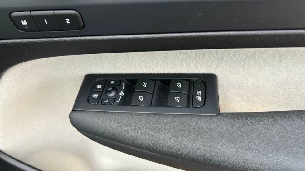 Used Volvo XC40 2023 for sale - 76014967: Photo 33
