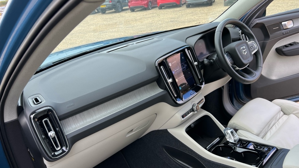 Used Volvo XC40 2023 for sale - 76014967: Photo 4