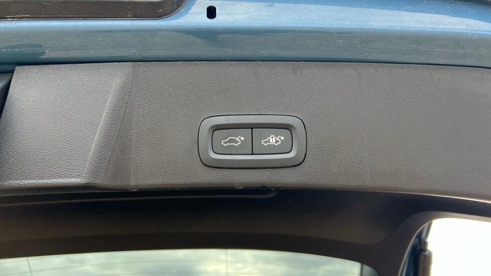 Used Volvo XC40 2023 for sale - 76014967: Photo 45