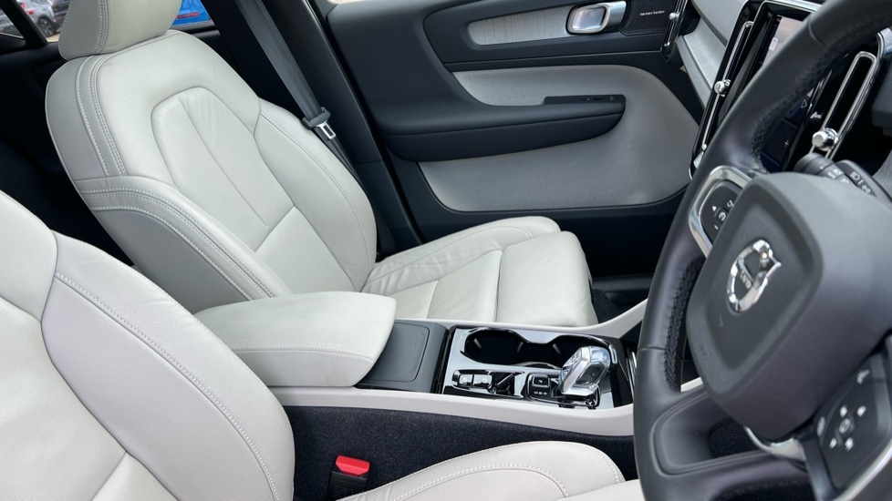 Used Volvo XC40 2023 for sale - 76014967: Photo 9