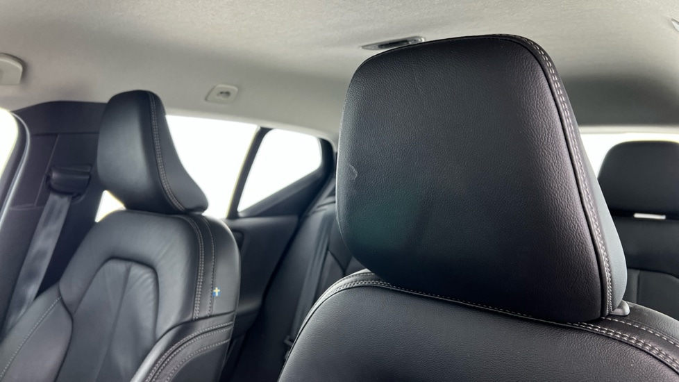 Used Volvo XC40 2021 for sale - 76647879: Photo 11