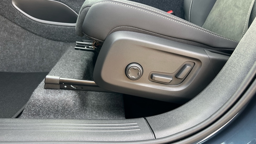 Used Volvo XC40 2025 for sale - 76479713: Photo 32