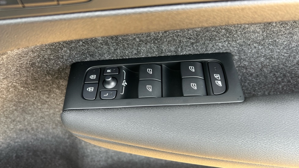 Used Volvo XC40 2025 for sale - 76479713: Photo 33