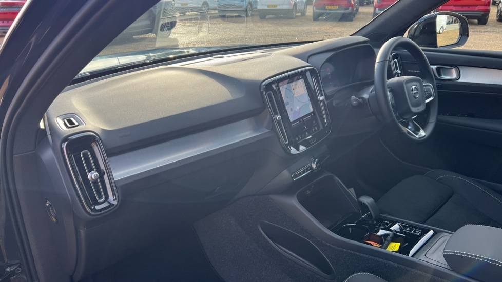 Used Volvo XC40 2025 for sale - 76479713: Photo 4