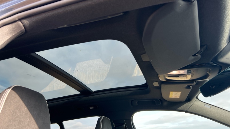 Used Volvo XC40 2025 for sale - 76479713: Photo 44