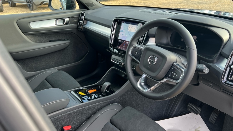 Used Volvo XC40 2025 for sale - 76479713: Photo 5