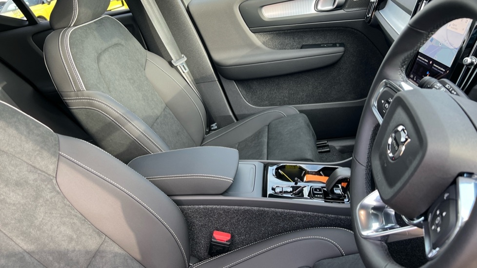 Used Volvo XC40 2025 for sale - 76479713: Photo 9