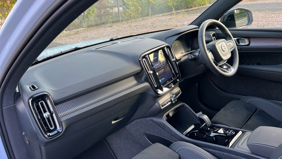 Used Volvo XC40 2024 for sale - 75874124: Photo 4