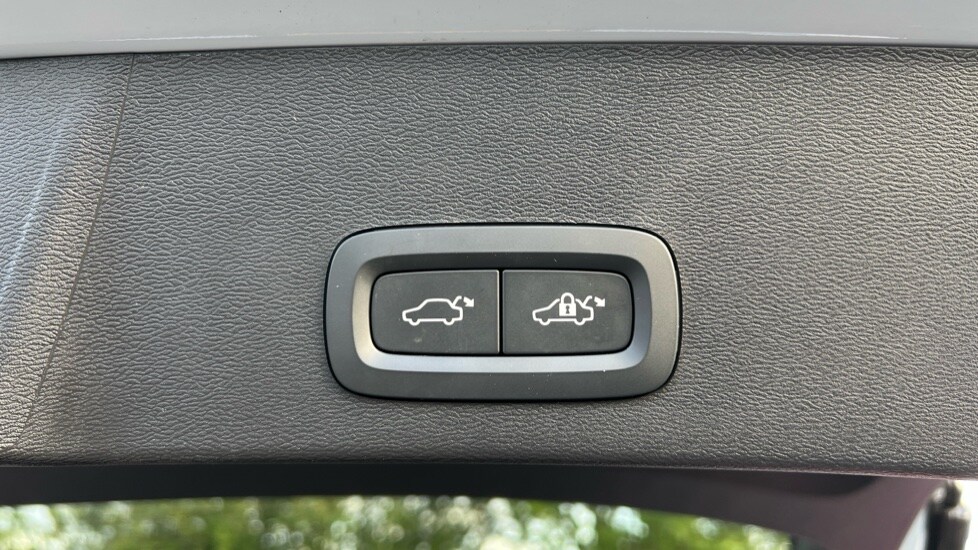Used Volvo XC40 2024 for sale - 75874124: Photo 45