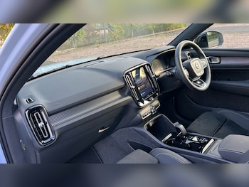 Used Volvo XC40 2024 for sale - 75874124: Photo 4