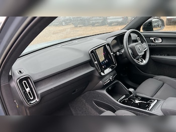 Used Volvo XC40 2022 for sale - 76372962: Photo