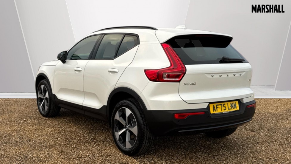 Used Volvo XC40 2025 for sale - 76458975: Photo 2