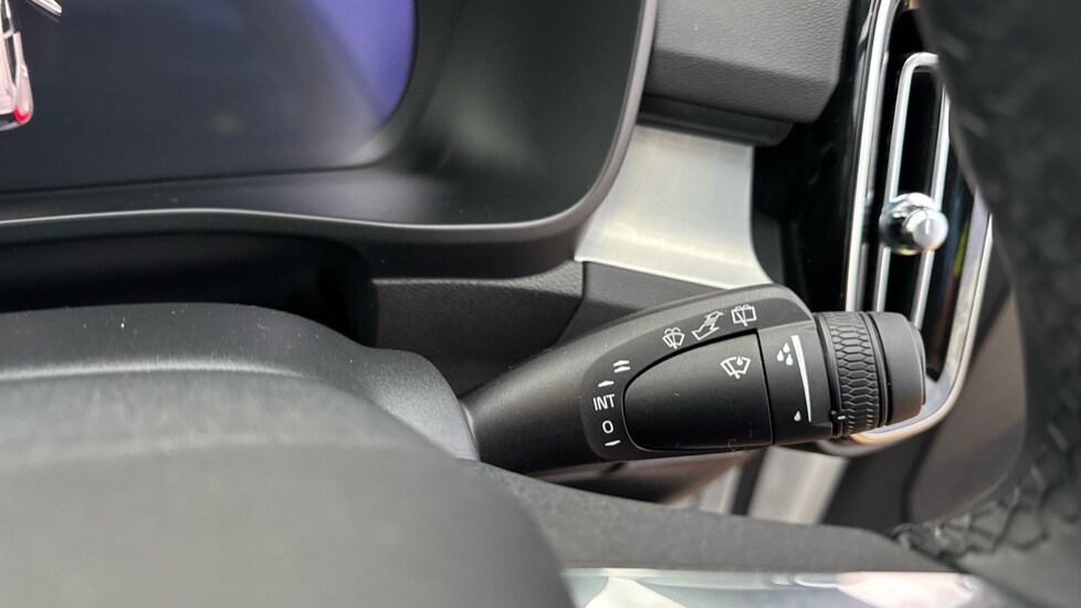 Used Volvo XC40 2025 for sale - 76458975: Photo 29