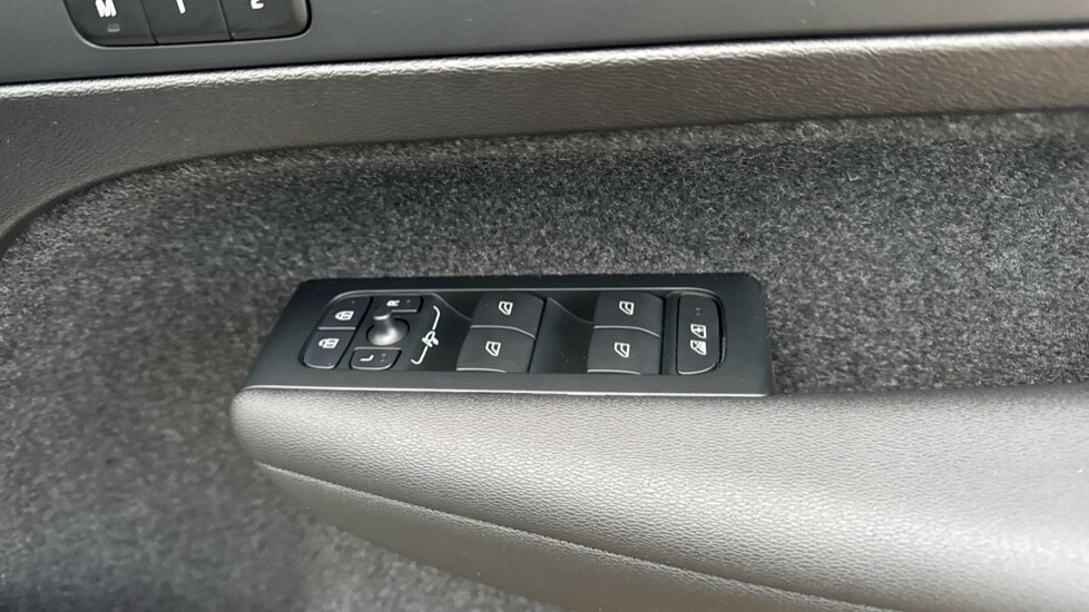 Used Volvo XC40 2025 for sale - 76458975: Photo 33