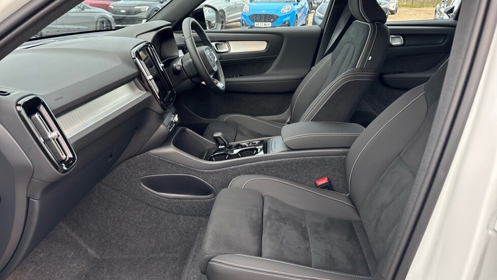 Used Volvo XC40 2025 for sale - 76458975: Photo 38