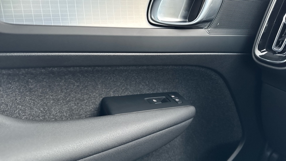 Used Volvo XC40 2025 for sale - 76458975: Photo 47