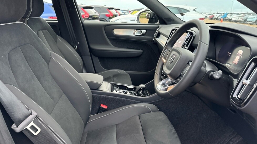 Used Volvo XC40 2025 for sale - 76458975: Photo 9
