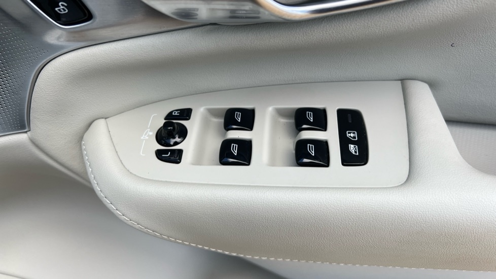 Used Volvo XC90 2023 for sale - 76487376: Photo 33