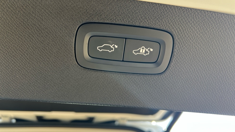 Used Volvo XC90 2023 for sale - 76487376: Photo 45