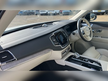 Used Volvo XC90 2023 for sale - 76487376: Photo