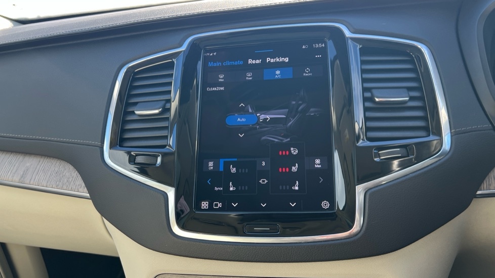 Used Volvo XC90 2023 for sale - 76487376: Photo 51