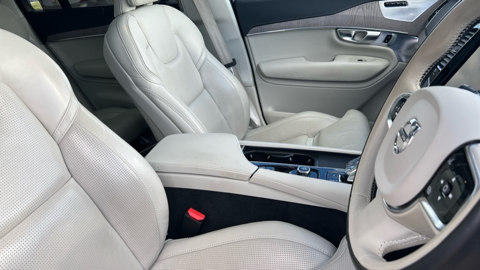 Used Volvo XC90 2023 for sale - 76487376: Photo 9