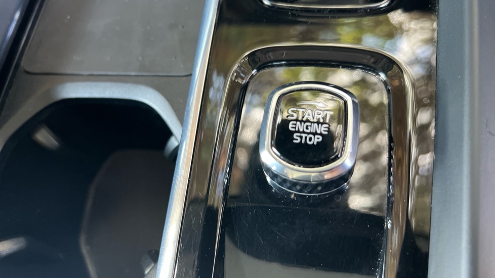 Used Volvo XC60 2023 for sale - 76044455: Photo 28