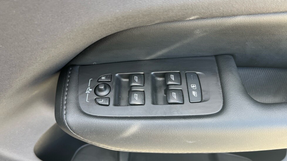 Used Volvo XC60 2023 for sale - 76044455: Photo 33