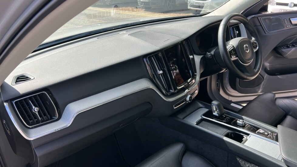 Used Volvo XC60 2023 for sale - 76044455: Photo 4