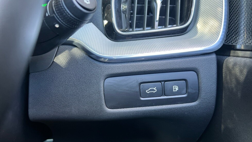 Used Volvo XC60 2023 for sale - 76044455: Photo 49