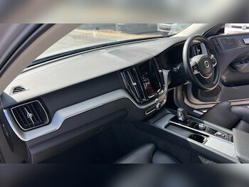 Used Volvo XC60 2023 for sale - 76044455: Photo 4
