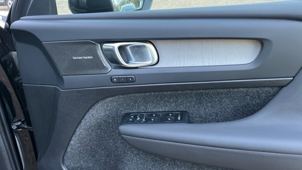 Used Volvo XC40 2024 for sale - 76400729: Photo 15