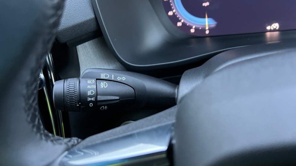 Used Volvo XC40 2024 for sale - 76400729: Photo 29