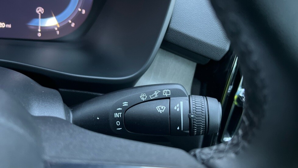 Used Volvo XC40 2024 for sale - 76400729: Photo 30