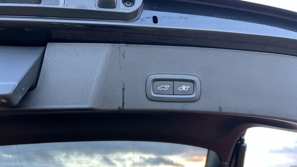 Used Volvo XC40 2024 for sale - 76400729: Photo 45