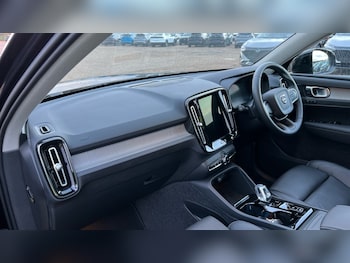 Used Volvo XC40 2024 for sale - 76400729: Photo