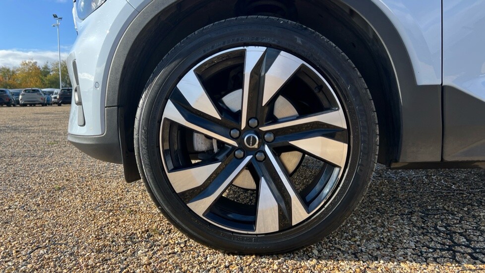 Used Volvo XC40 2025 for sale - 76276555: Photo 25