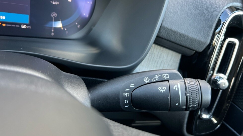 Used Volvo XC40 2025 for sale - 76276555: Photo 30