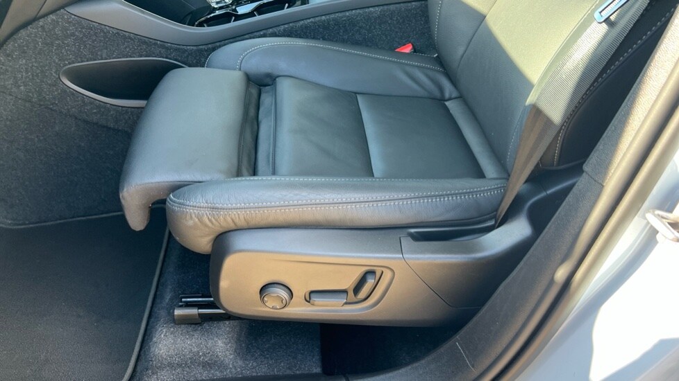 Used Volvo XC40 2025 for sale - 76276555: Photo 32