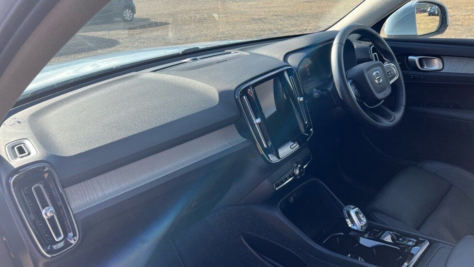 Used Volvo XC40 2025 for sale - 76276555: Photo 4