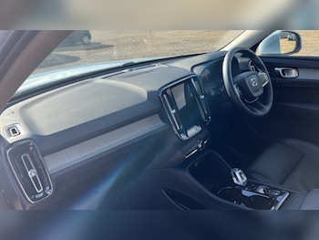Used Volvo XC40 2025 for sale - 76276555: Photo